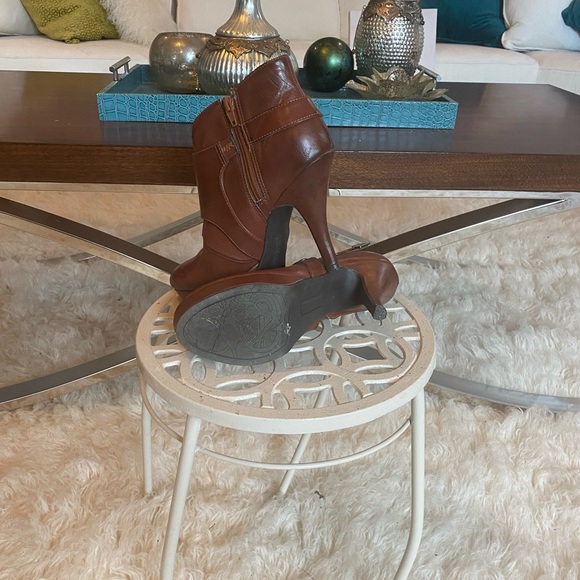 Ankle Boots - Picture 4 of 5